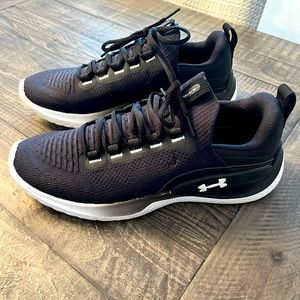 Women’s Size 10 Under Armour Running Shoes